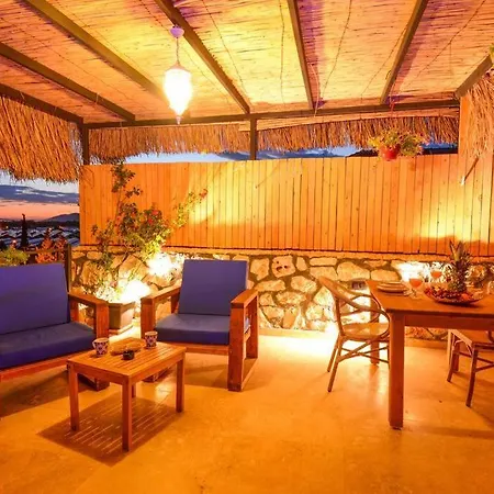 Vila Kalkan / Patara'da Dogayla Ic Ice Balayi Villasi