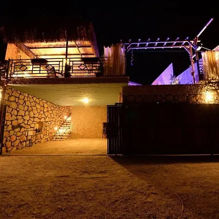 Kalkan / Patara'da Dogayla Ic Ice Balayi Villasi * Adakoy