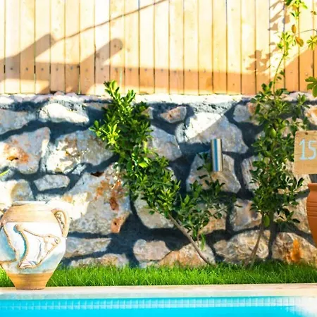 Kalkan / Patara'da Dogayla Ic Ice Balayi Villasi Adakoy