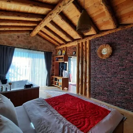 Kalkan / Patara'da Dogayla Ic Ice Balayi Villasi Vila Adakoy
