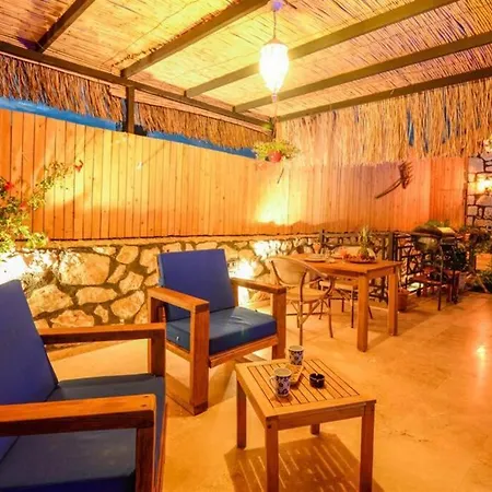Kalkan / Patara'da Dogayla Ic Ice Balayi Villasi * Adakoy