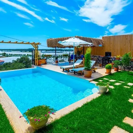 Kalkan / Patara'da Dogayla Ic Ice Balayi Villasi *